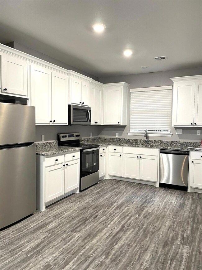 514 W Hull St, Denison, TX 75020 - photo 5