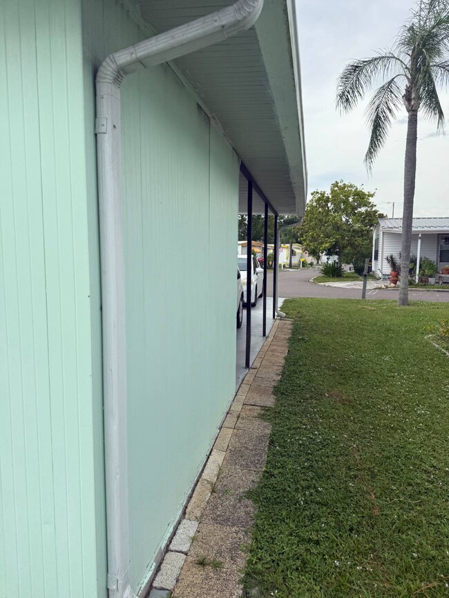 10365 Mercadier Ln unit 7, Riverview, FL 33578 - photo 3