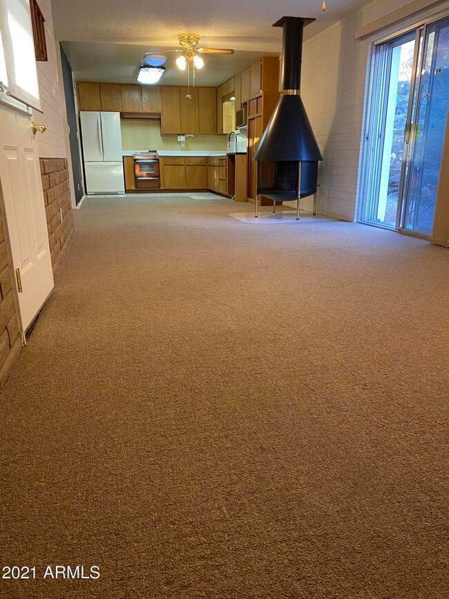 1027 E Seldon Ln, Phoenix, AZ 85020 - photo 7