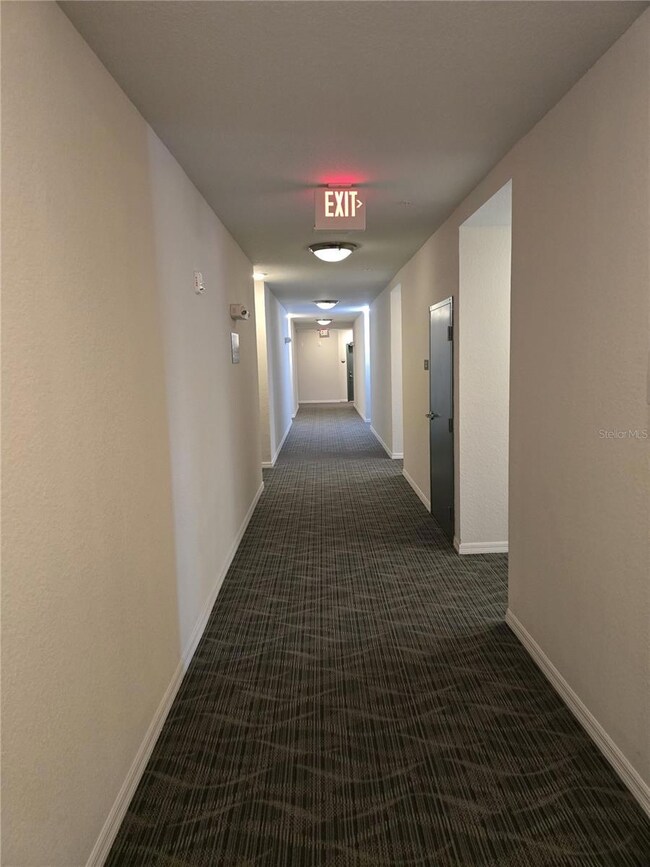 6416 Brook Village Cove unit 112, Bradenton, FL 34202 - photo 5