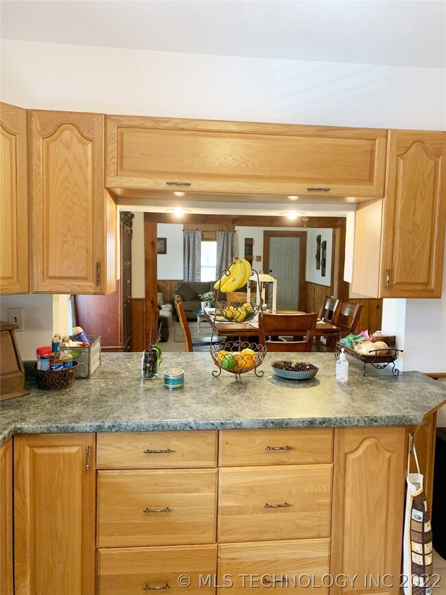 1111 W Cummings St, Henryetta, OK 74437 - photo 6