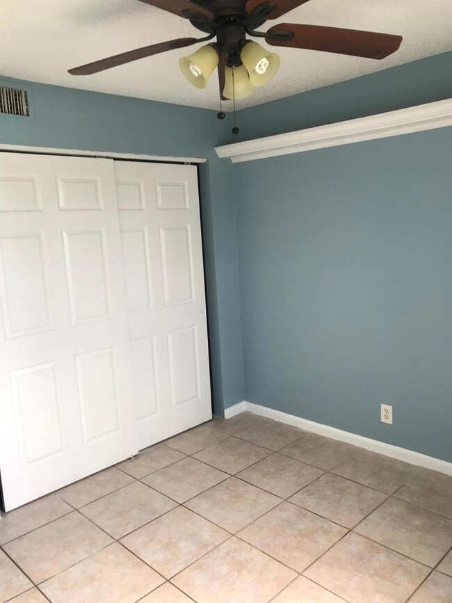 1830 Abbey Rd unit 105J, West Palm Beach, FL 33415 - photo 6