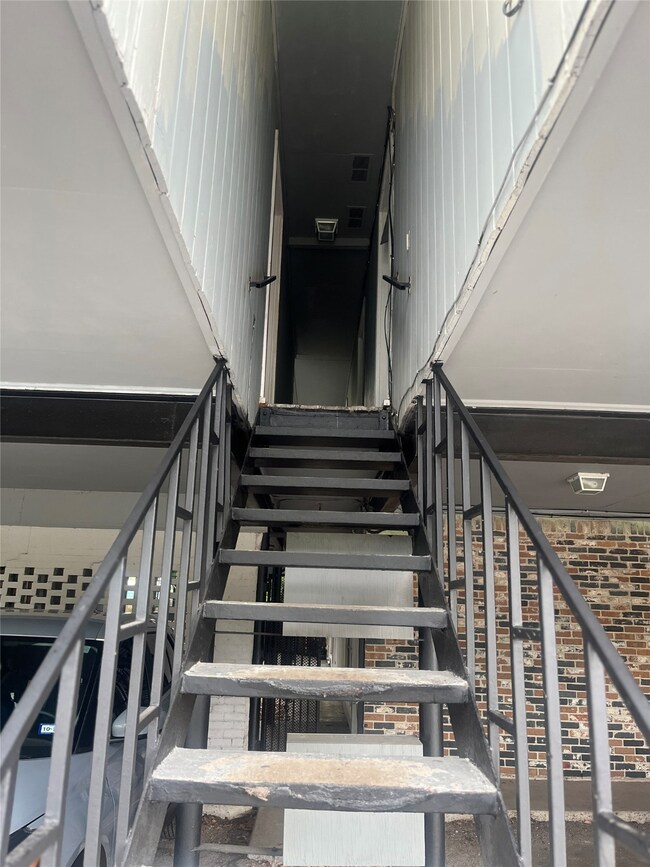 4626 Bell St unit 4, Houston, TX 77023 - photo 3