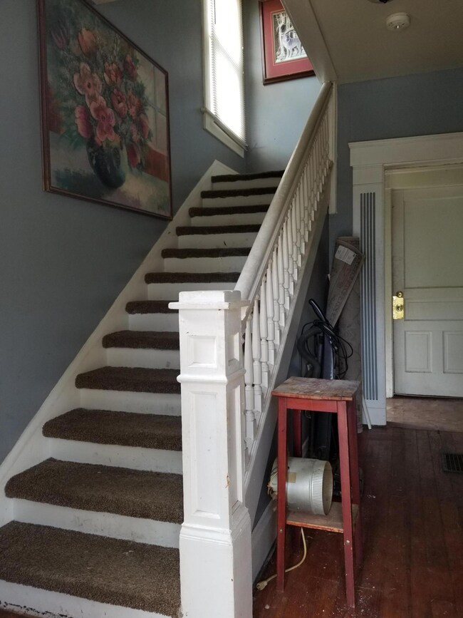 611 Siebert St, Columbus, OH 43206 - photo 3