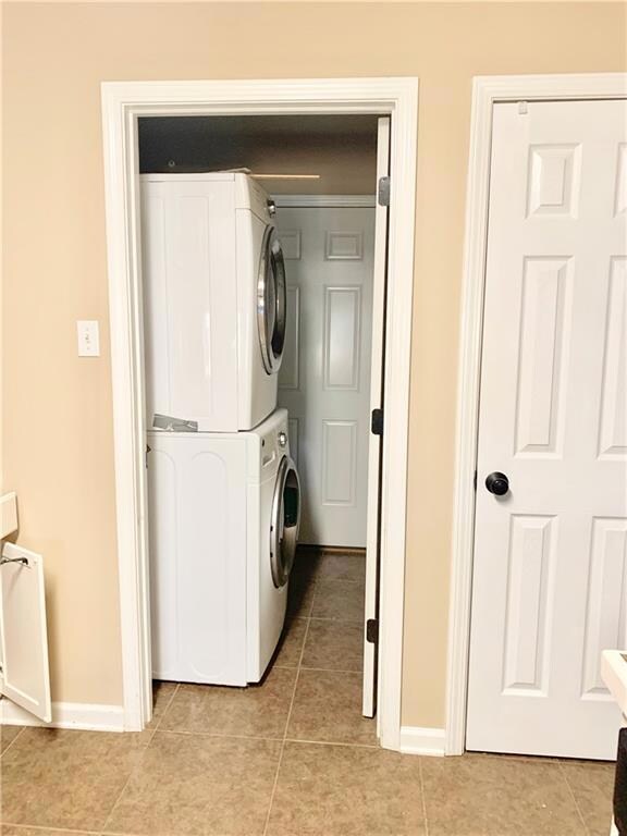 laundry room off kitchen area and garage