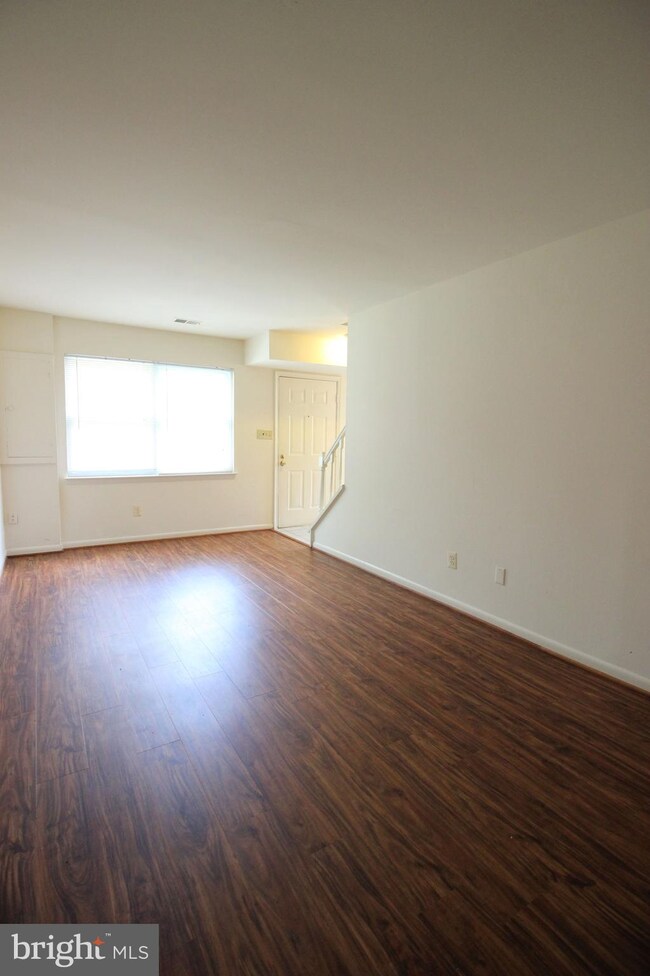 9636 Hagel Cir unit E, Lorton, VA 22079 - photo 5