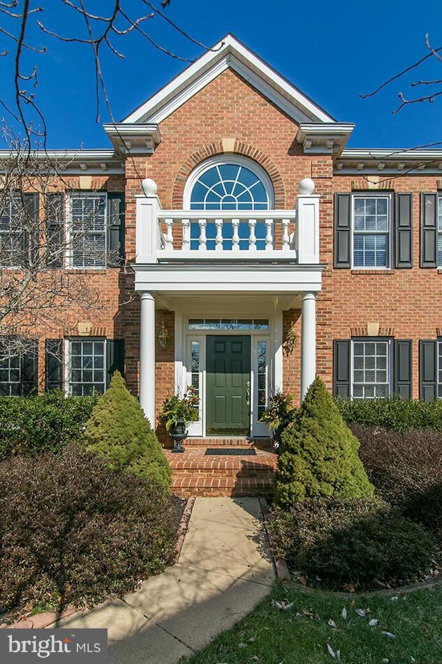 4701 Devereaux Ct, Centreville, VA 20120 - photo 2