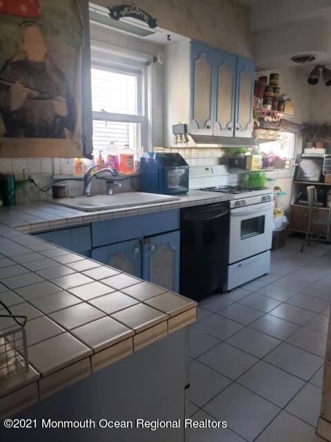 261 E Pierrepont Ave, Rutherford, NJ 07070 - photo 3