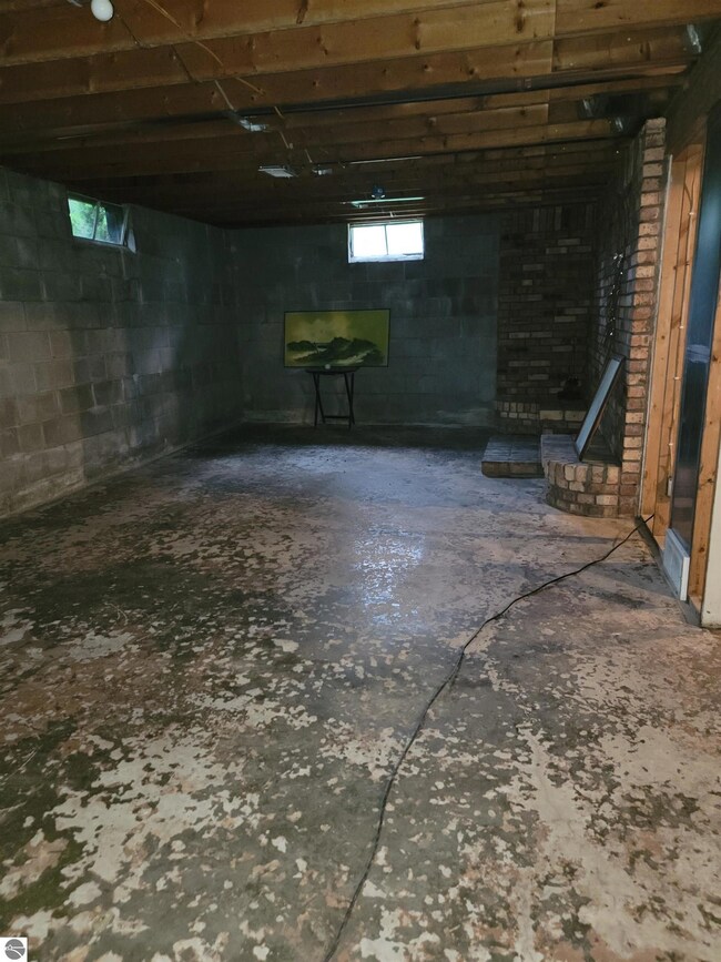 1717 E Almeda Beach Rd, Pinconning, MI 48650 - photo 5