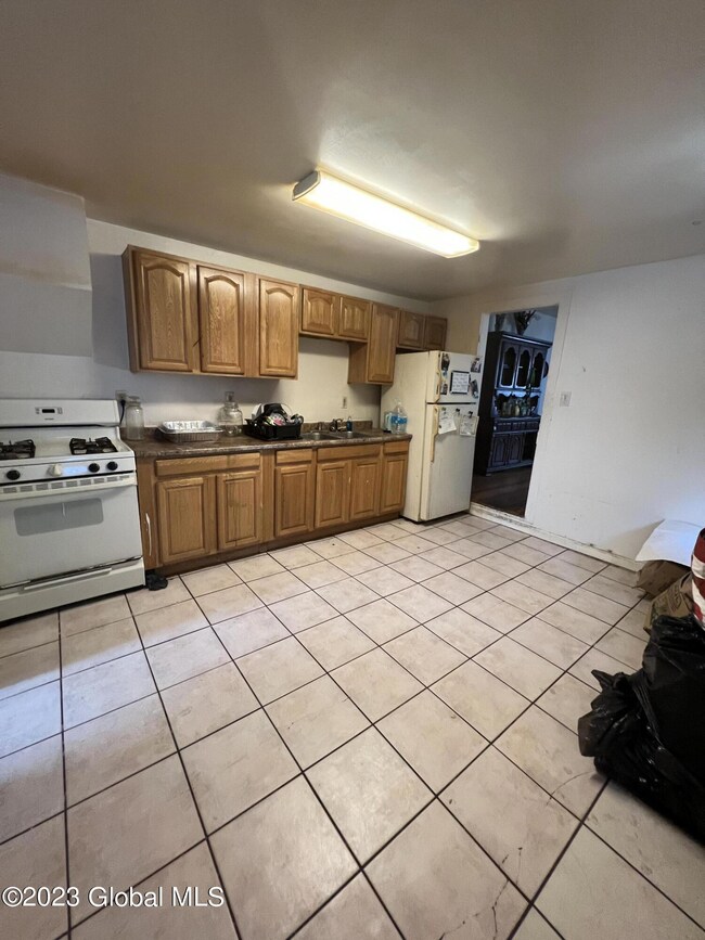 416 Elk St, Albany, NY 12206 - photo 2