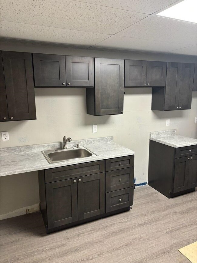 21 Arlington St unit 21, Nashua, NH 03060 - photo 3