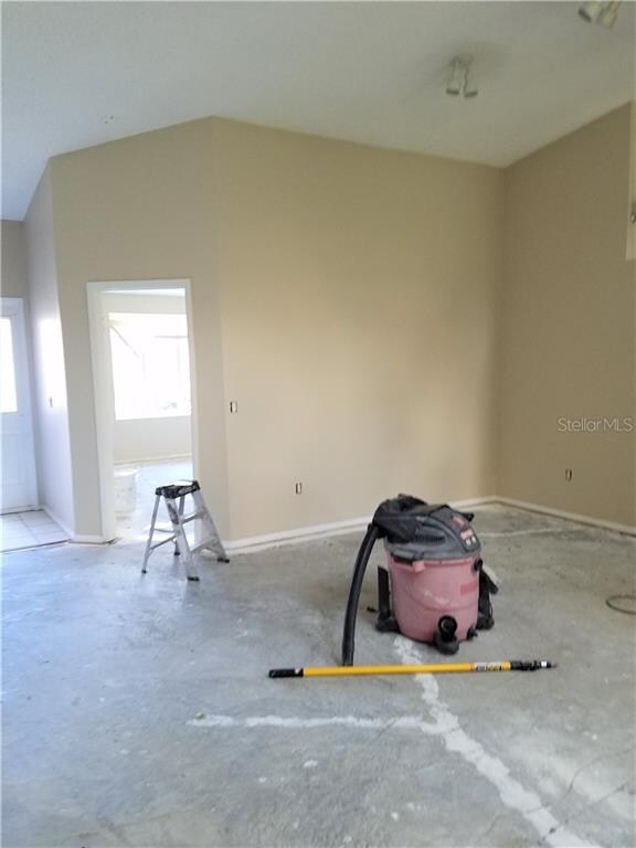 8115 Lesia Cir, Orlando, FL 32835 - photo 4