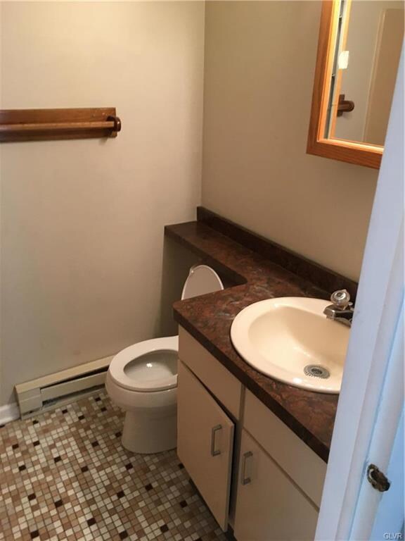 1327 S Howard St unit 1 first floor, Allentown, PA 18103 - photo 5