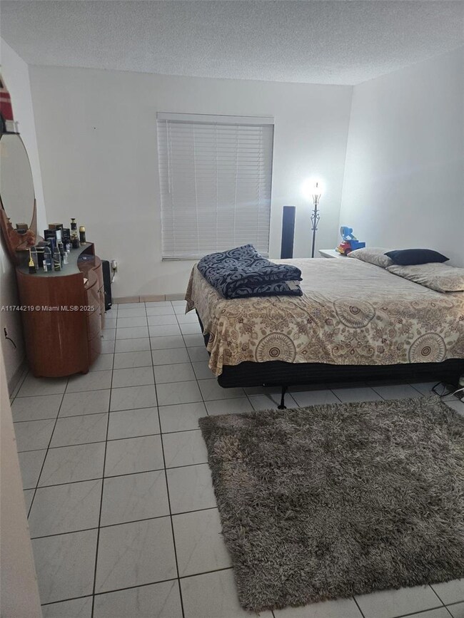 5201 NW 7th St unit 403, Miami, FL 33126 - photo 2