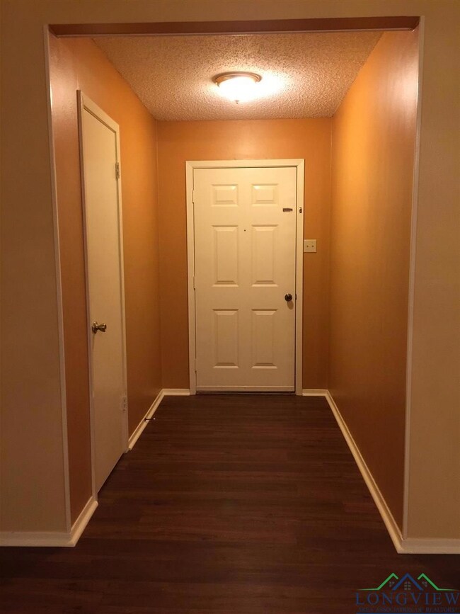 1610 Leach St, Kilgore, TX 75662 - photo 3