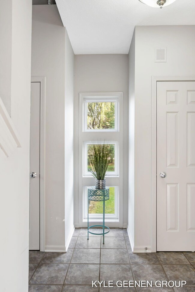23-web-or-mls-1475-hillridge-way