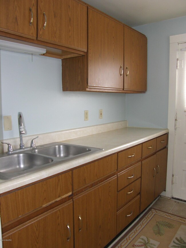 1521 Huron St, Niles, MI 49120 - photo 4