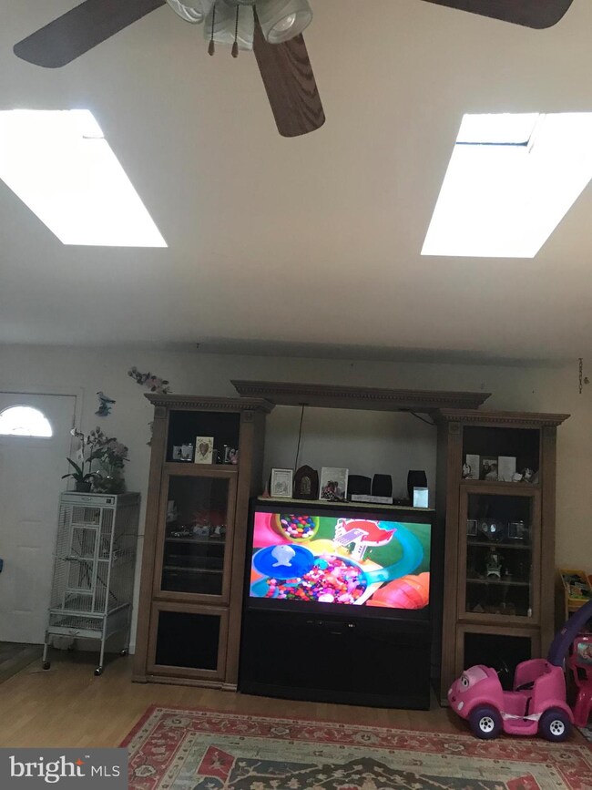 7871 New Freetown Rd, Pasadena, MD 21122 - photo 4