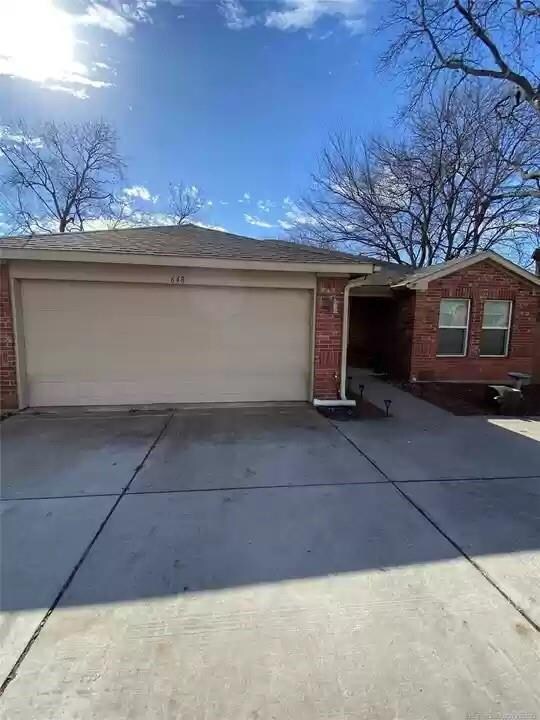 648 12th Ave NW, Ardmore, OK 73401 - photo 2