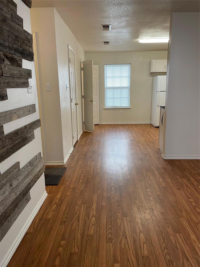 3204 Highview Ct, Granbury, TX 76049 - photo 3