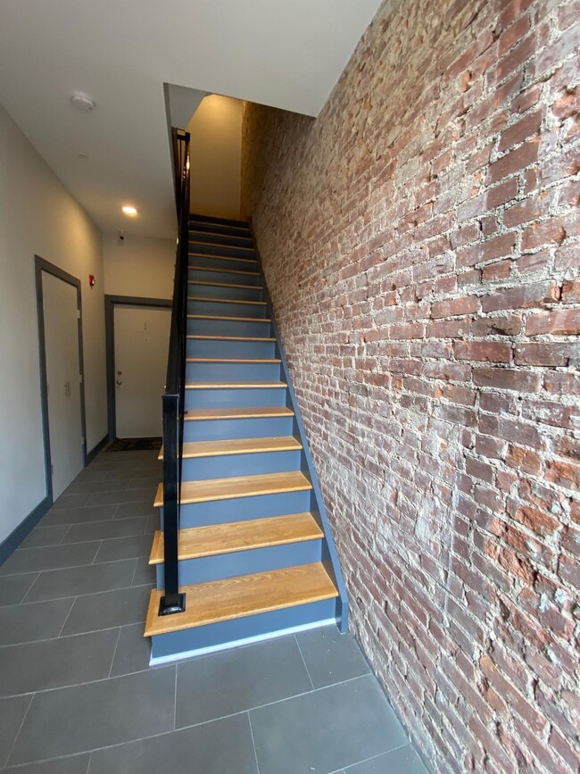 5013 Hudson Ave unit 3, West New York, NJ 07093 - photo 2