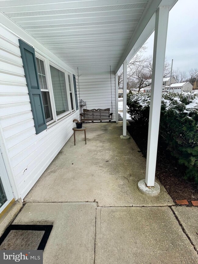 12711 Hoven Ln, Bowie, MD 20716 - photo 2