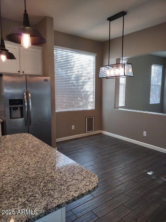 Kitchen dining area