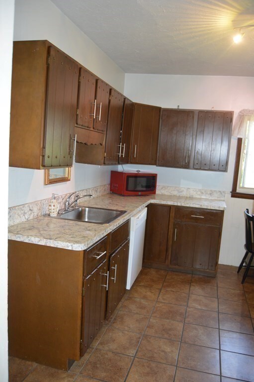 79 Airlie St, Worcester, MA 01606 - photo 5