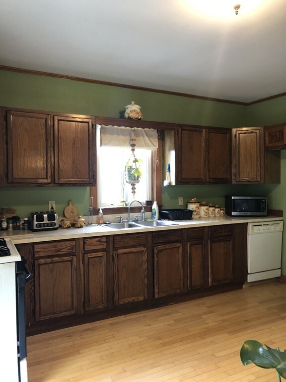 131 Jones St, Fall River, MA 02720 - photo 3