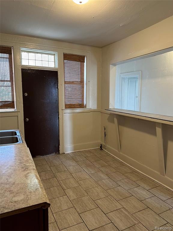 35 Trowbridge St unit 3E, Detroit, MI 48202 - photo 2