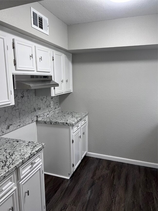 503 Park Ln unit 3, Cleveland, TX 77327 - photo 5