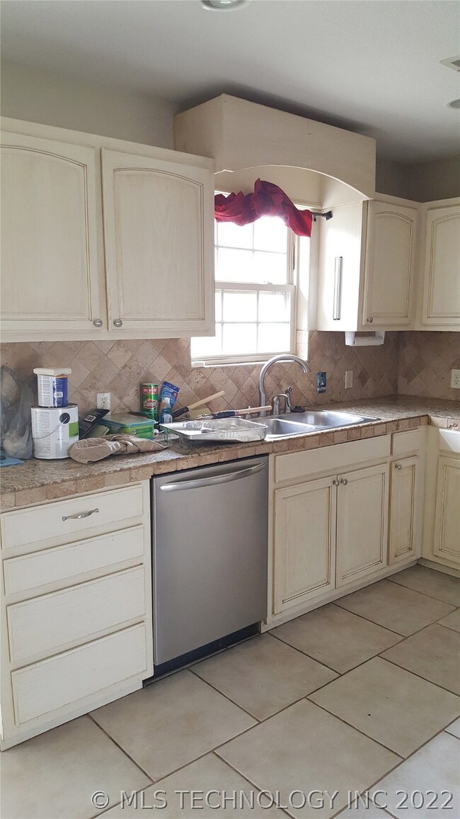 807 E Creek Ave, McAlester, OK 74501 - photo 6