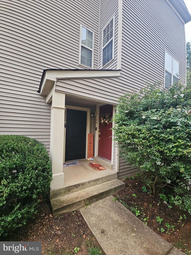 21144 Domain Terrace unit 7, Sterling, VA 20165 - photo 7