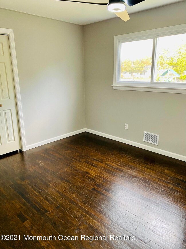 8 Manymind Ave, Atlantic Highlands, NJ 07716 - photo 6