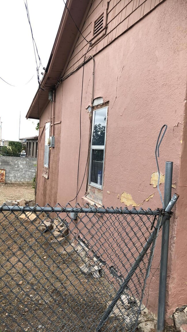 2812 1/2 N Piedras St, El Paso, TX 79930 - photo 4