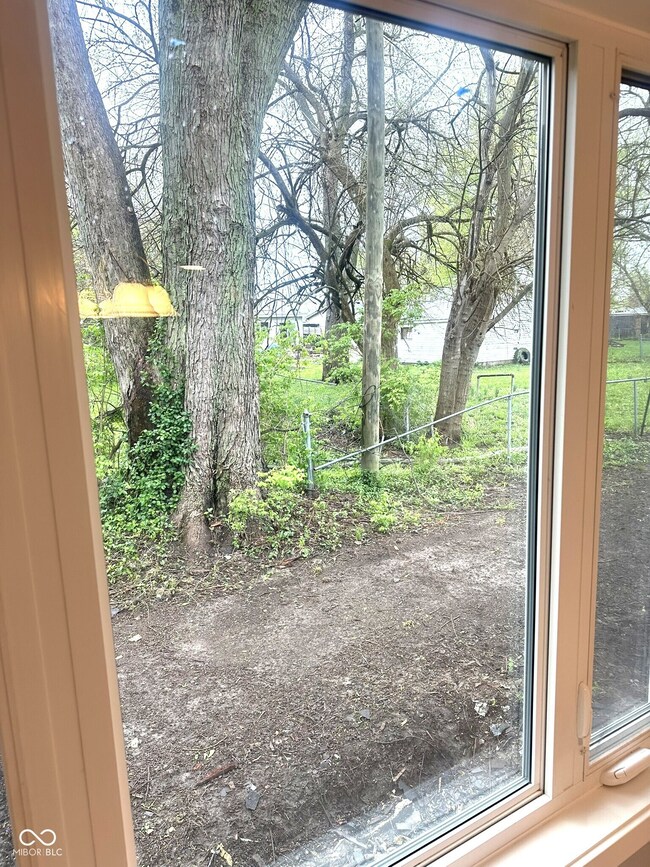 410 S 25th Ave, Beech Grove, IN 46107 - photo 5