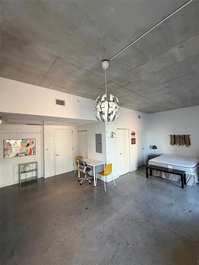 Centro unit 1004, Miami, FL 33131 - photo 4