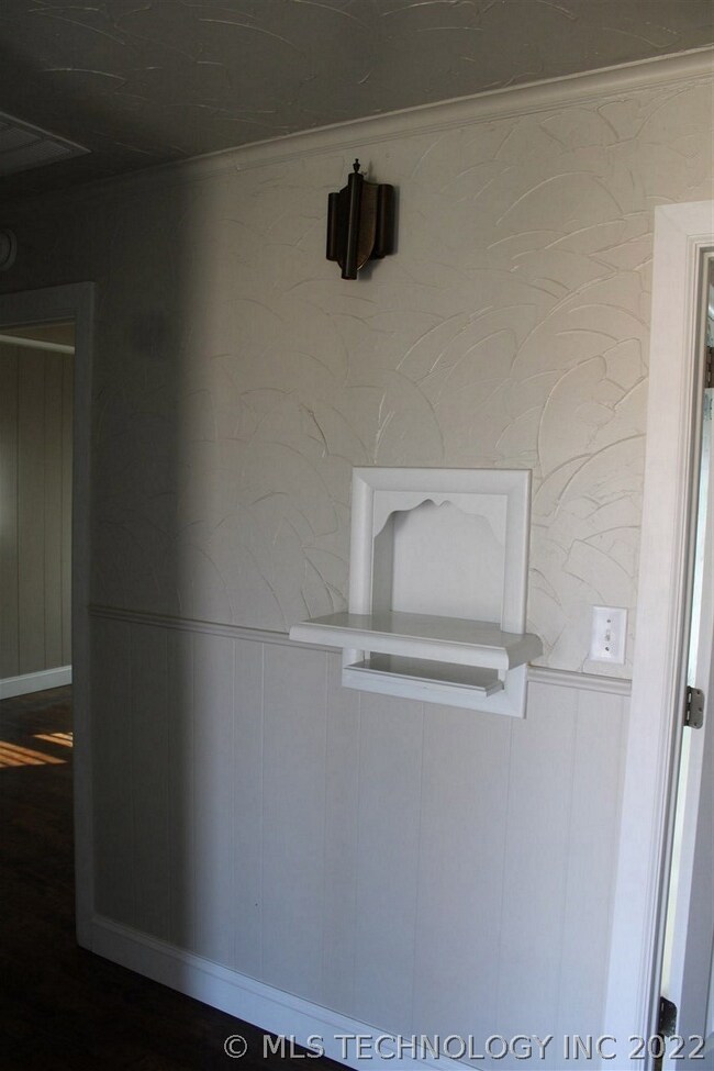 1110 N Meadow Dr, Ardmore, OK 73401 - photo 7