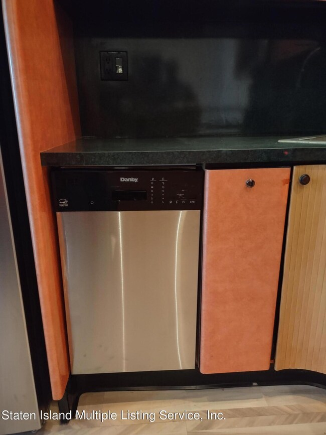 360 Barlow Ave unit 33, Staten Island, NY 10308 - photo 5