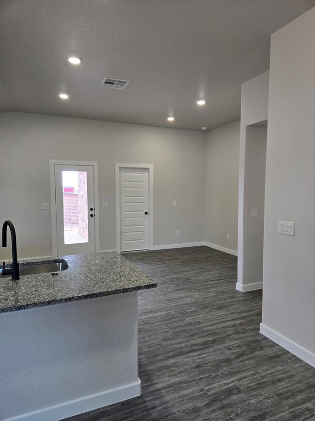 528 Boxelder Dr, Odessa, TX 79765 - photo 5