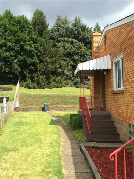 SIDE YARD