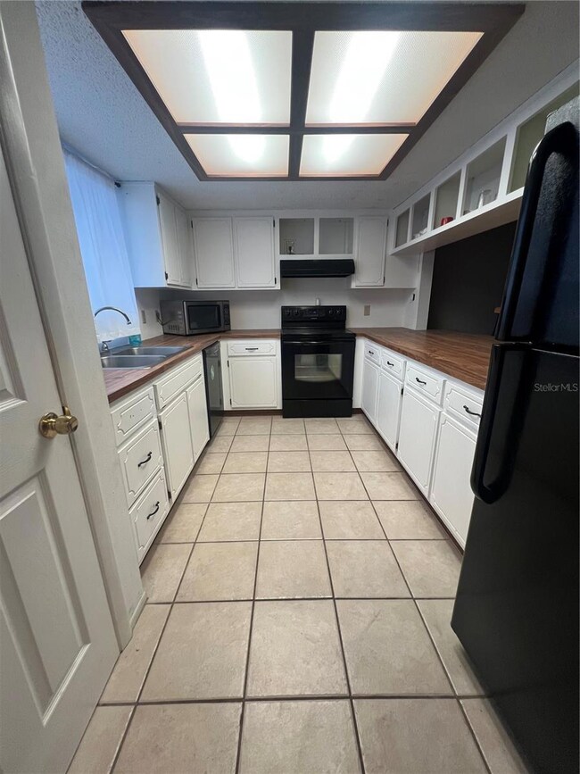 9980 Eagles Point Cir unit 3, Port Richey, FL 34668 - photo 5