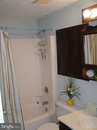 6110 Mantle Rd, Burke, VA 22015 - photo 4