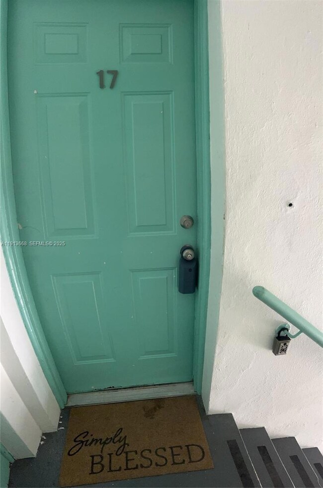 1990 Bay Dr unit 17, Miami Beach, FL 33141 - photo 6