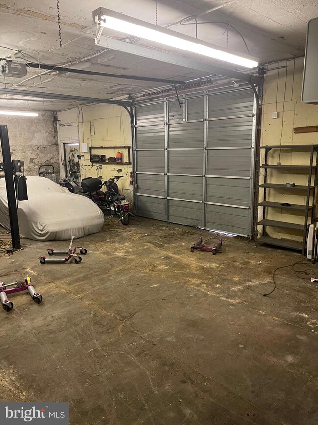 201 Spring Mill Ave unit GARAGE, Conshohocken, PA 19428 - photo 6