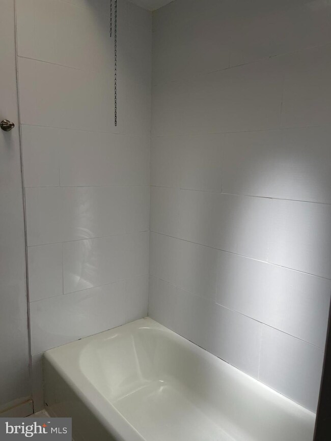 27 E Lynbrook Rd, Darby, PA 19023 - photo 7