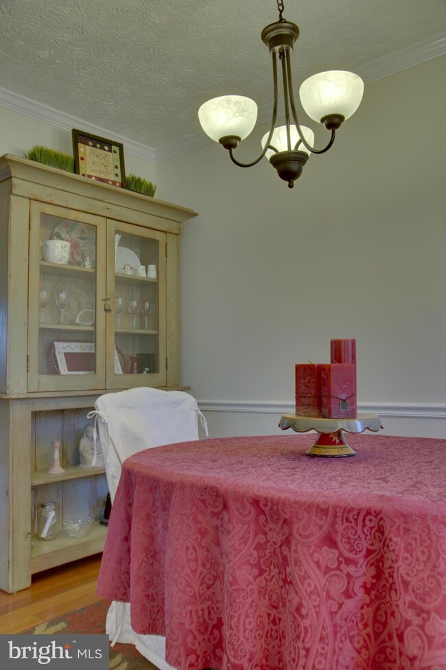 3717 Mazewood Ln, Fairfax, VA 22033 - photo 5