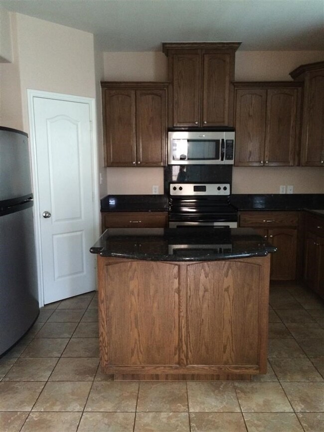 603 Waxwing Cedar Dr, Laredo, TX 78045 - photo 5