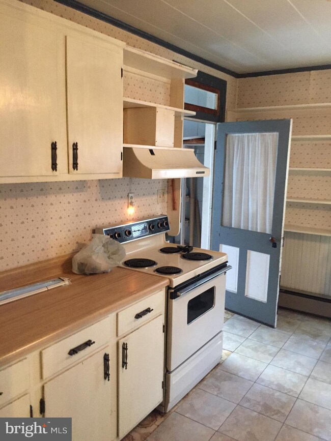 125 Alexander St, Hagerstown, MD 21740 - photo 2