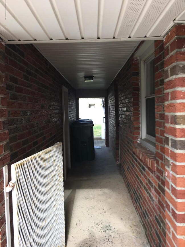 11 Rutland St, Edison, NJ 08817 - photo 2